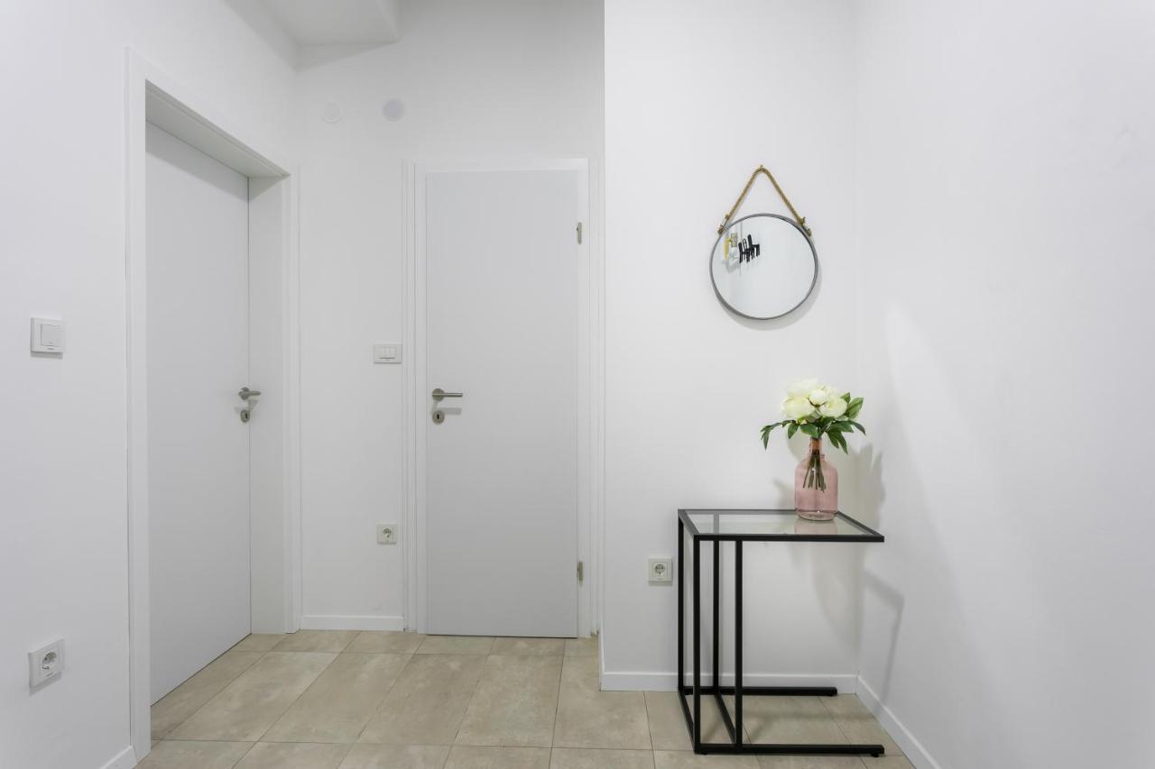 Go2Zagreb Chick Apartment Private Parking Available ภายนอก รูปภาพ