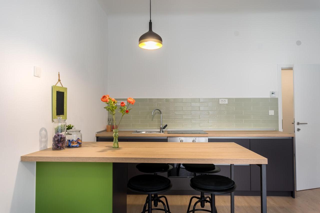 Go2Zagreb Chick Apartment Private Parking Available ภายนอก รูปภาพ