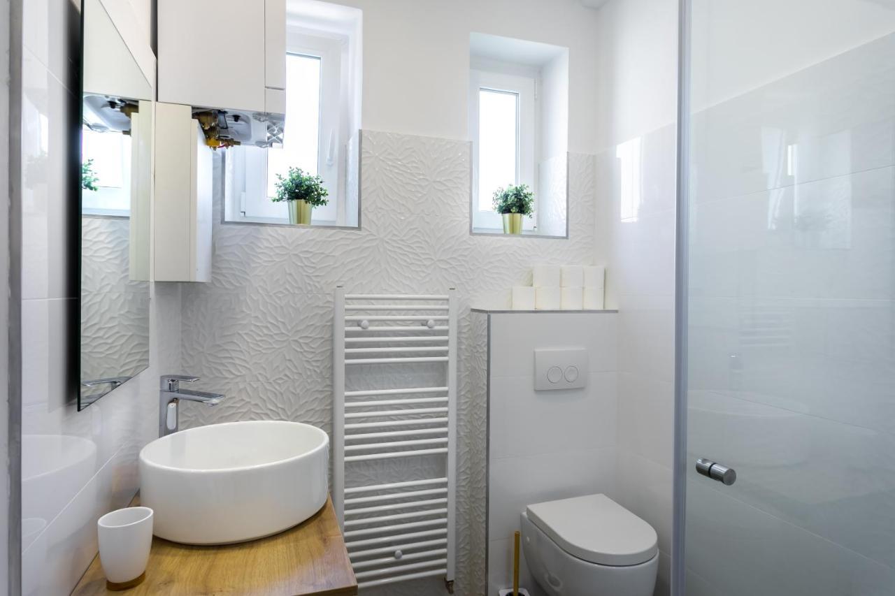 Go2Zagreb Chick Apartment Private Parking Available ภายนอก รูปภาพ